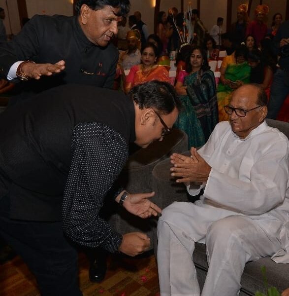 Dr.Vijay Deshmukh taking blessing from Shri Sharad Pawar ji.